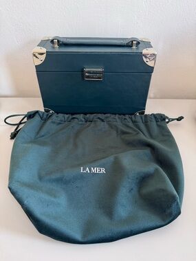 La Mer Makeup & Skincare Case with Pouch